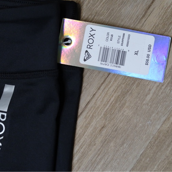 Roxy Compression Capris - Picture 2 of 2